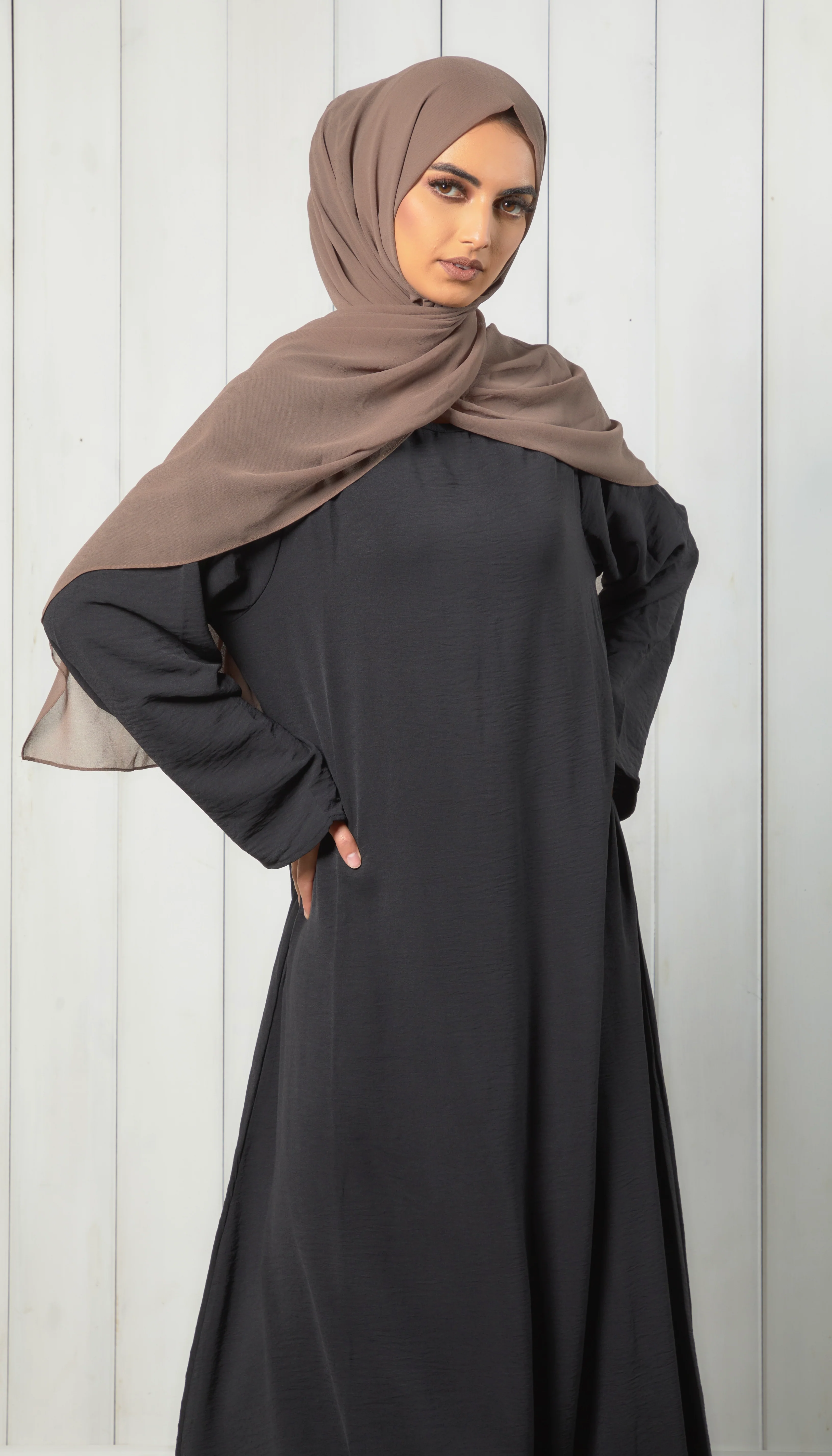 Everyday Abaya With Pockets - Black - Image 3