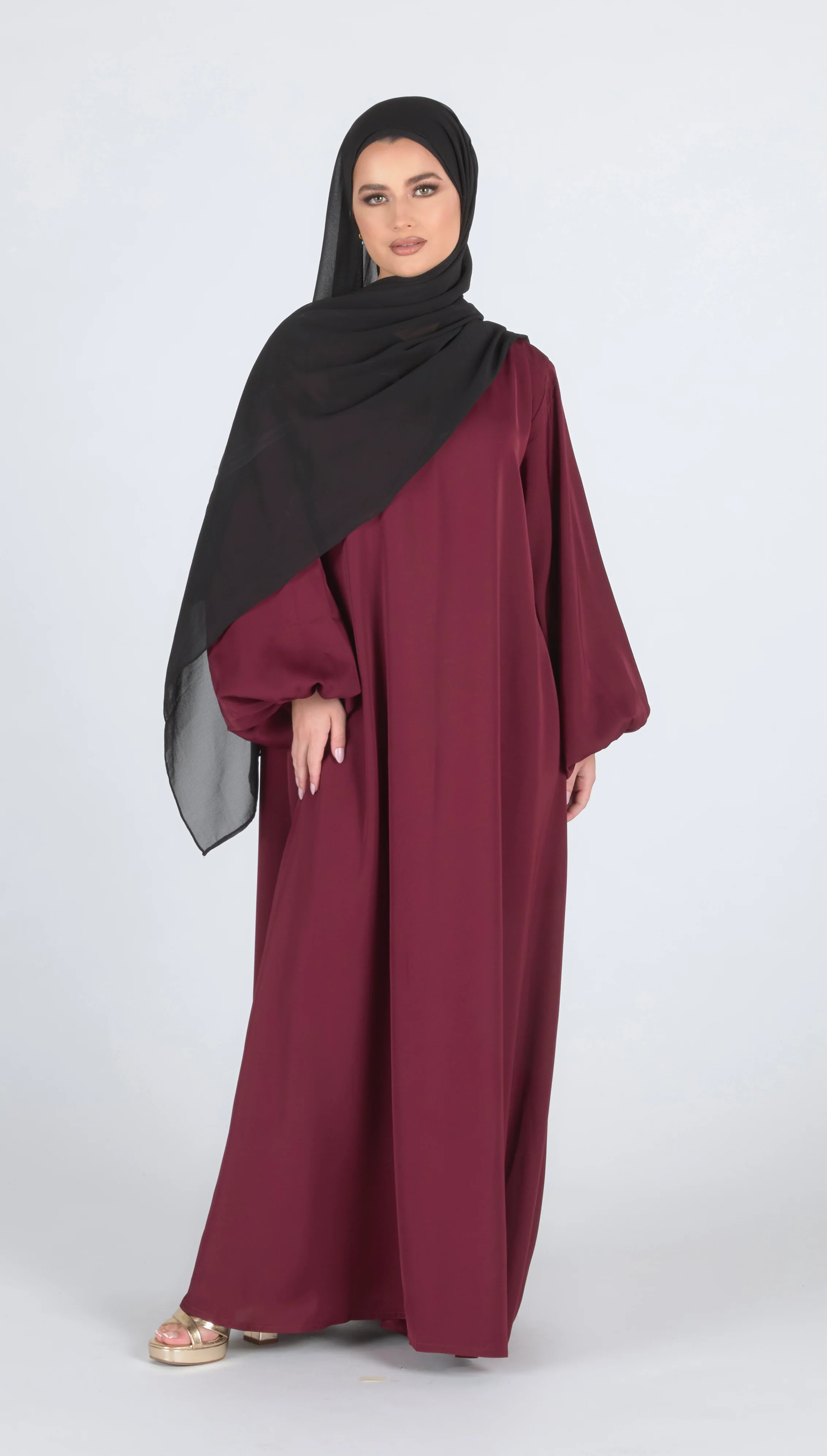 Maroon Flare Closed Abaya - Image 3