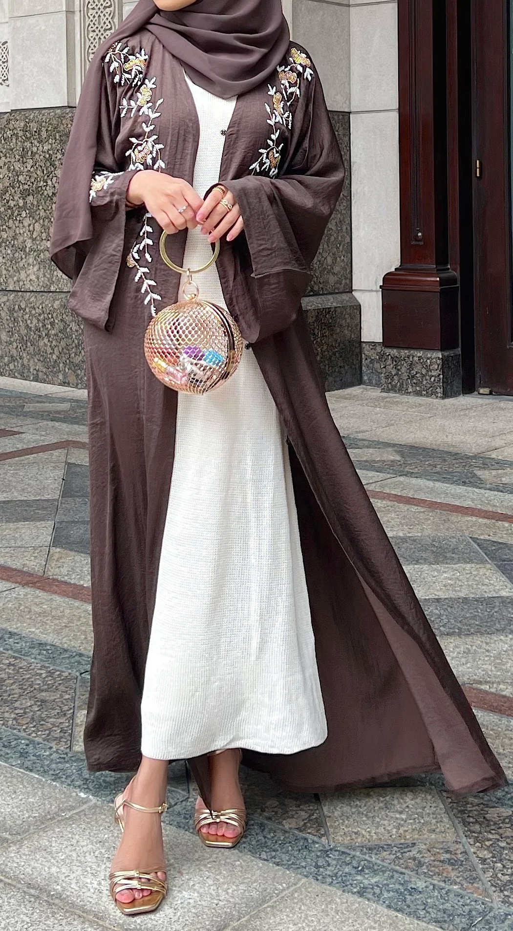 Noor Sequin Abaya - Image 3