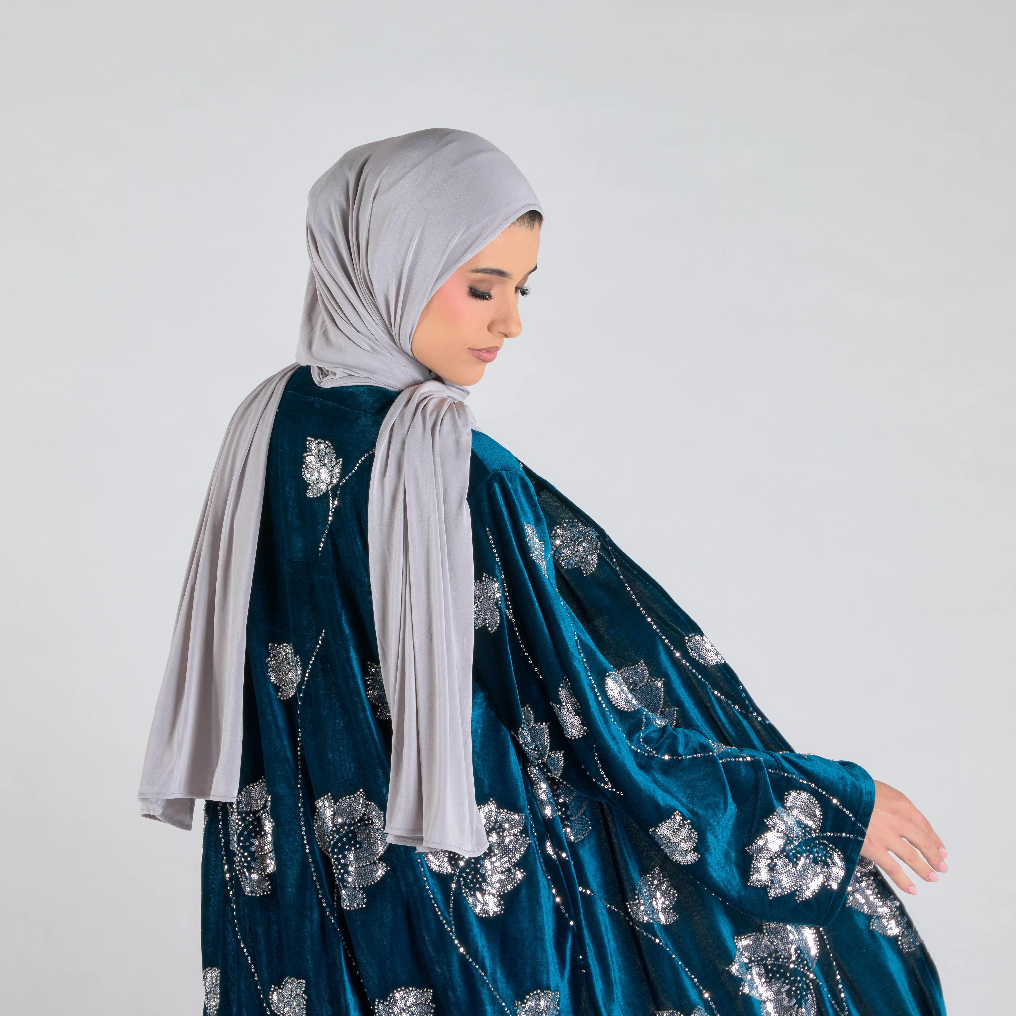 Teal Velvet Luxe Abaya - Limited Edition - Image 4