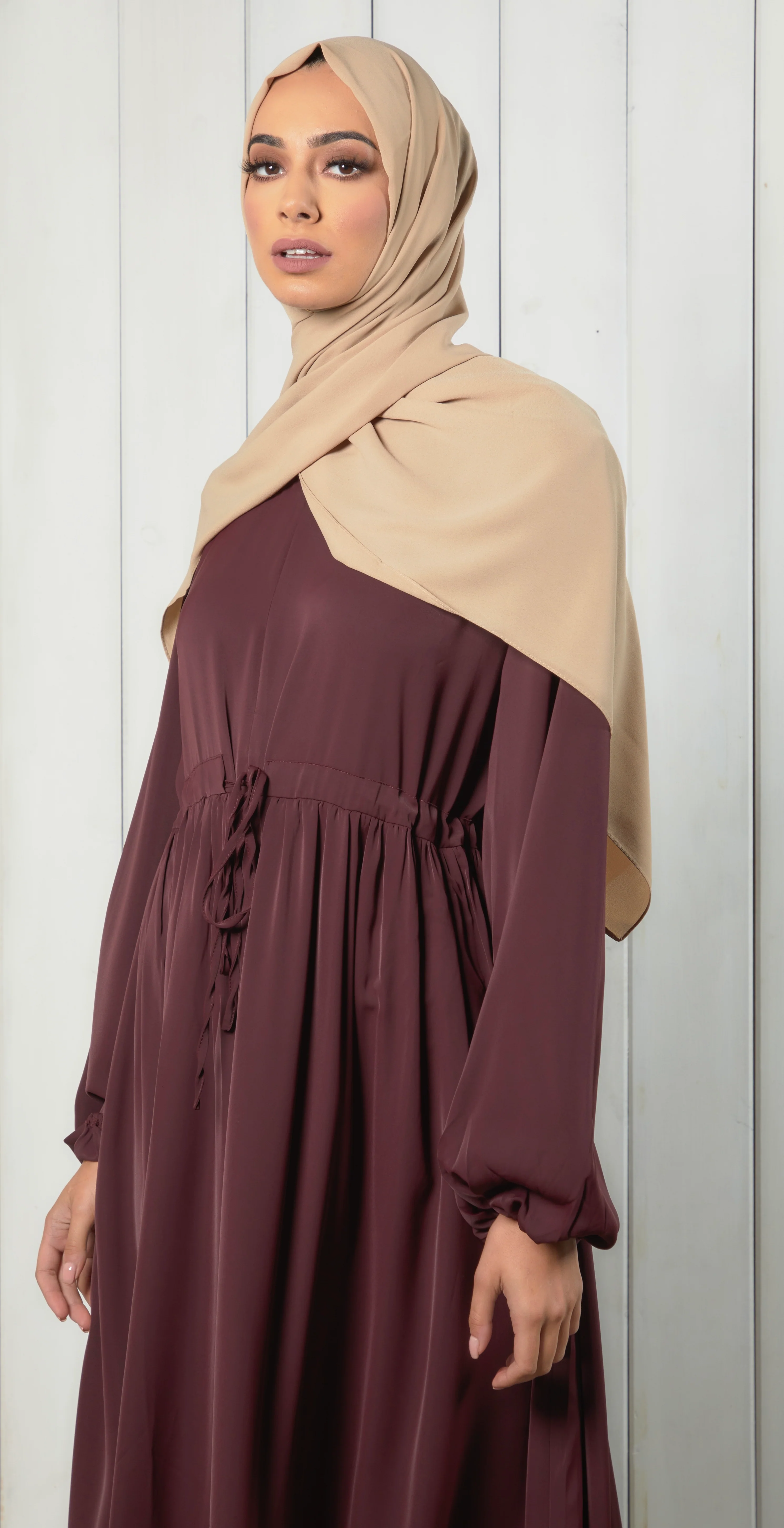 Yara Closed Abaya - Dark Maroon - Image 3